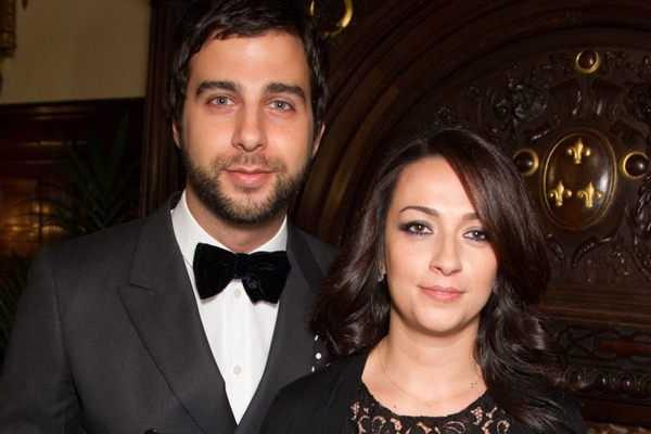 Любимая жена Ивана Урганта подарила телеведущему дочь Валерию