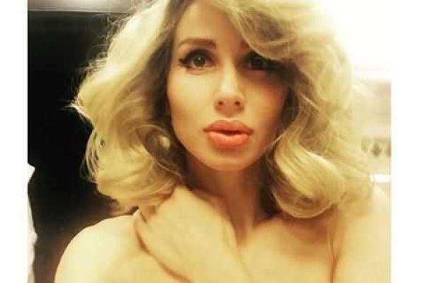 Светлана Лобода снялась топлес и подарила фанатам откровенное селфи Светлана Лобода снялась топлес и подарила фанатам откровенное селфи