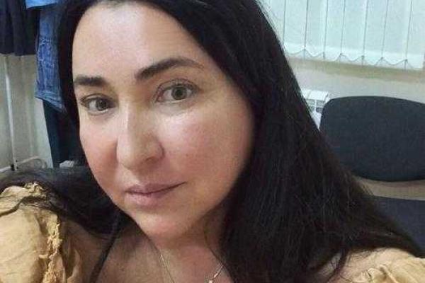 Певица Лолита Милявская подарила поклонникам "естественное" лицо без макияжа