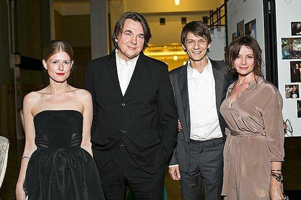 Константин Эрнст и его возлюбленная больше не скрывают, что станут родителями 