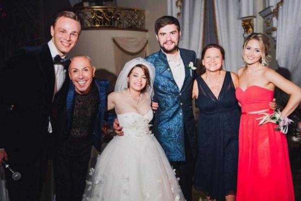 Дочь Розы Сябитовой призналась, что мама очень "приукрасила" расходы на свадьбу