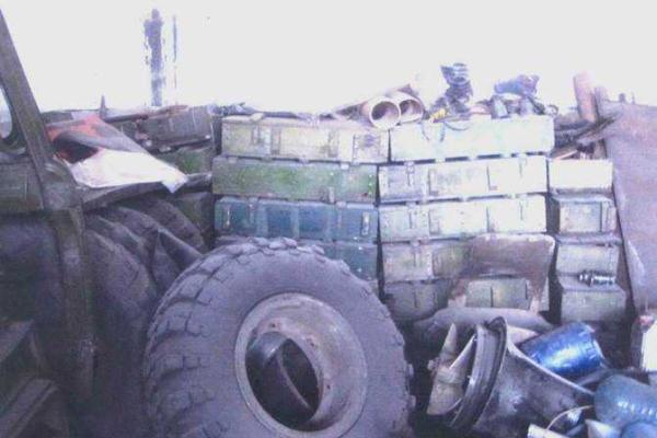 На Харьковщине на территории воинской части обнаружили замаскированный тайник с оружием На Харьковщине на территории воинской части обнаружили замаскированный тайник с оружием