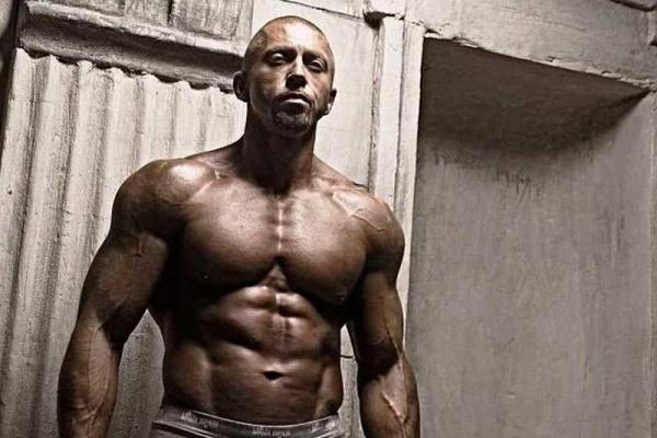 У рэпера Сереги новое тело, новый псевдонимом и новый репертуар 