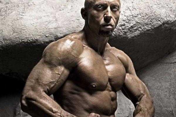 У рэпера Сереги новое тело, новый псевдонимом и новый репертуар 