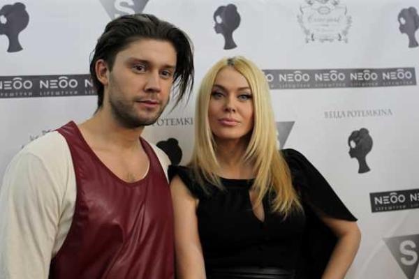 Экс-солистка группы Hi-Fi решила уйти от мужа Экс-солистка группы Hi-Fi решила уйти от мужа