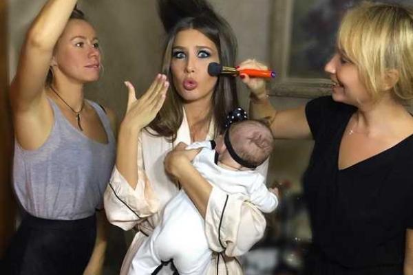 Молодые мамочки - Кети Топурия и Наталья Подольская ходят на работу с малышами