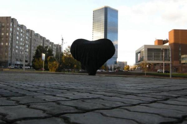 Инсталляция "Ватное сердце Родины" выросла в центре Красноярска