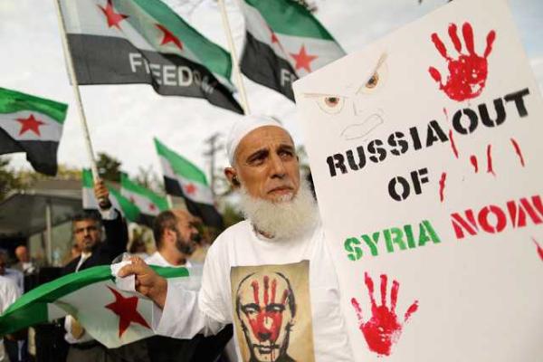 В Вашингтоне пикетировали Посольство РФ с требованием убираться из Сирии