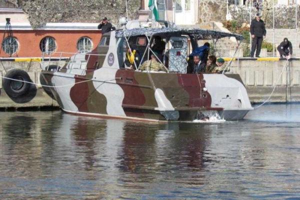 В Мариуполе пограничникам подарили катер