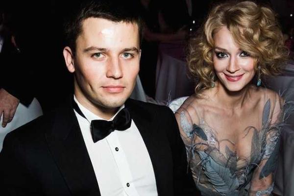 Претензии жениха заставляют Светлану Ходченкову всегда выглядеть настоящей леди