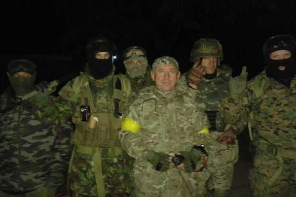 К мариупольским активистам, штурмующим типографию, присоединились бойцы ДУК "ПС"