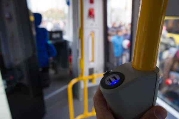 Мэр Киева презентовал горожанам современный трамвай 4-го поколения польской компании Pesa Мэр Киева презентовал горожанам современный трамвай 4-го поколения польской компании Pesa