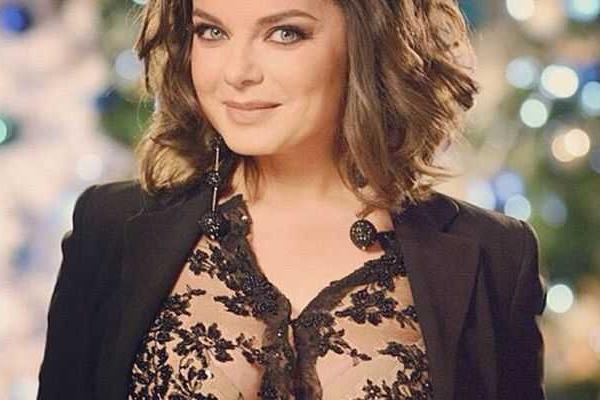 Фанаты Наташи Королевой в восторге от наряда и фигуры певицы