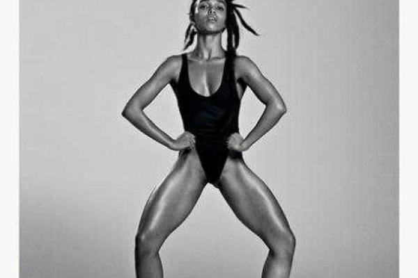 Эпатажная певица Талия Дебретт Барнетт снялась в откровенной фотосессии