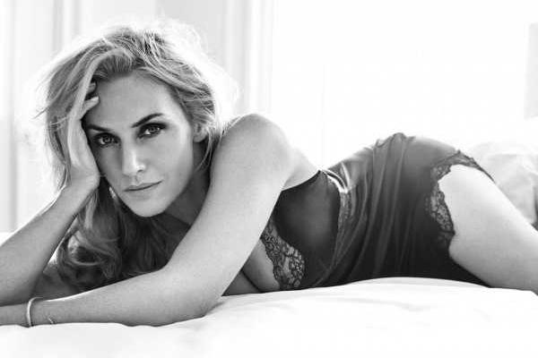 Роскошная Кейт Уинслет снялась в фотосессии в кружевном белье