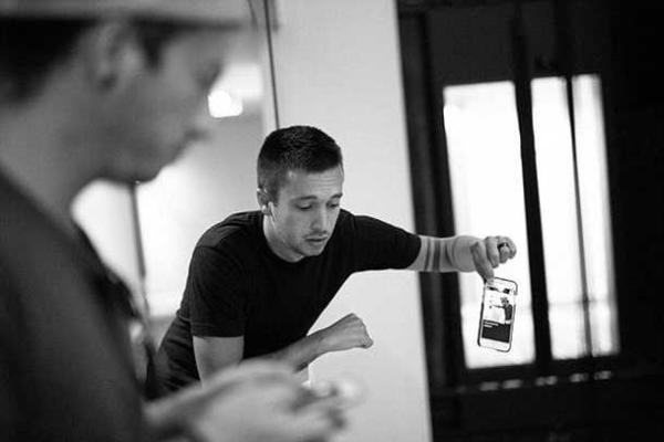 Бессмысленный флешмоб бьет рекорды популярности среди пользователей Сети