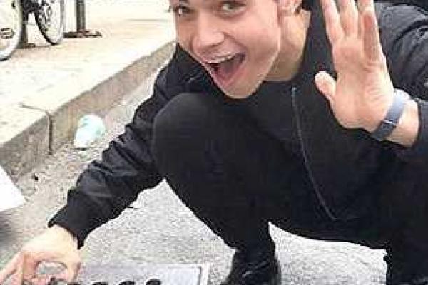 Бессмысленный флешмоб бьет рекорды популярности среди пользователей Сети