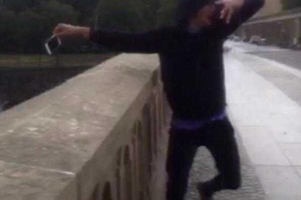 Бессмысленный флешмоб бьет рекорды популярности среди пользователей Сети