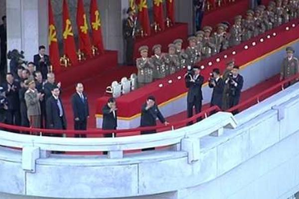 В Северной Корее провели грандиозный военный парад. Видео