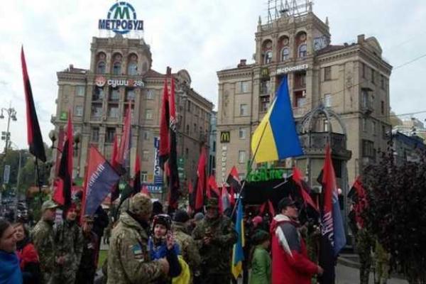 По случаю 73-й годовщины УПА в Киеве проведут "Марш героев"  По случаю 73-й годовщины УПА в Киеве проведут "Марш героев"