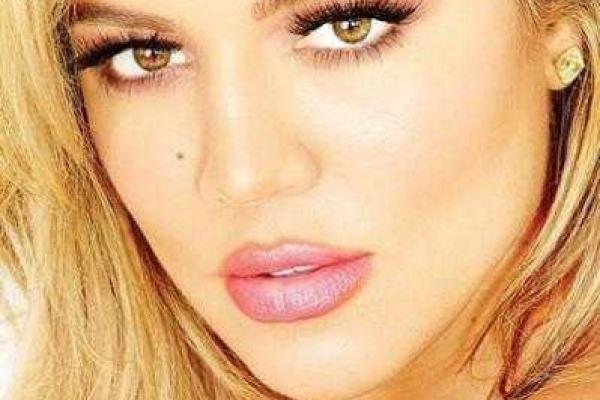 Сексуальные сестрички Ким Кардашьян приняли участие в пикантных фотосессиях