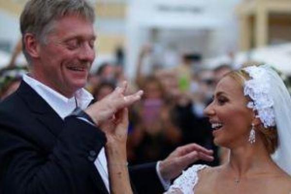 Была ли свадьба: дочь Дмитрия Пескова сомневается в реальности свадьбы отца с фигуристкой