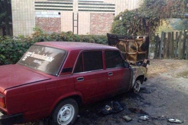 Предвыборные "разборки": в Полтаве журналисту "Громадського ТБ" сожгли автомобиль 