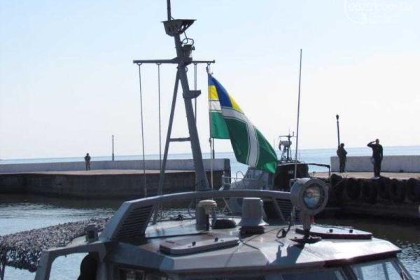 В Мариуполе пограничникам подарили катер