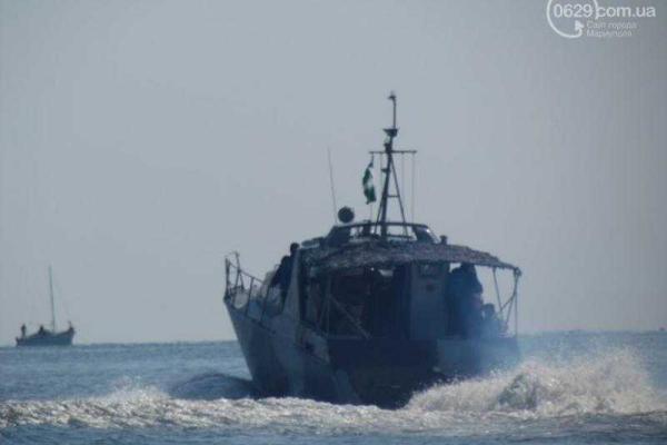 В Мариуполе пограничникам подарили катер