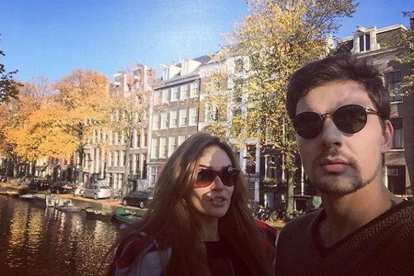 Алена Водонаева отдыхает с любимым в Амстердаме