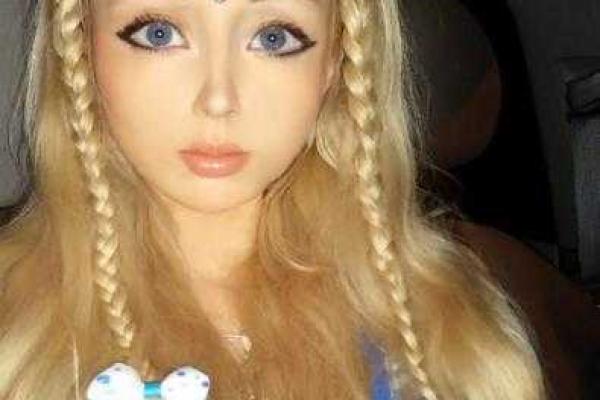 Украинская девушка-Барби показала, какой она была в детстве