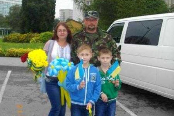 Украинские активисты объявили в соцсетях патриотический флешмоб "Герої повертаються додому" Украинские активисты объявили в соцсетях патриотический флешмоб "Герої повертаються додому"