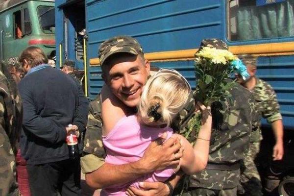 Украинские активисты объявили в соцсетях патриотический флешмоб "Герої повертаються додому"