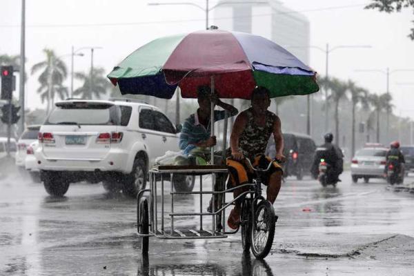 Тайфун, терроризирующий территорию Филиппин, отступил, забрав в неизвестность рыбацкие судна с экипажами Тайфун, терроризирующий территорию Филиппин, отступил, забрав в неизвестность рыбацкие судна с экипажами