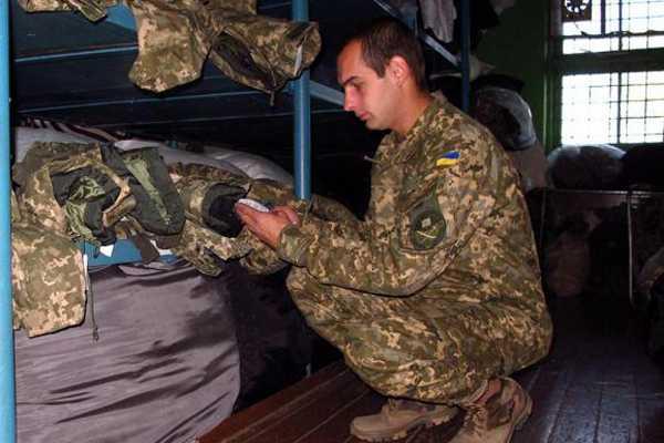 Бойцы ВСУ на передовой начали получать зимнюю форму нового образца