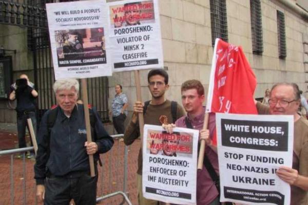 В США на антиукраинском митинге развевались флаги "ДНР" и "Новороссии". Видео В США на антиукраинском митинге развевались флаги "ДНР" и "Новороссии". Видео