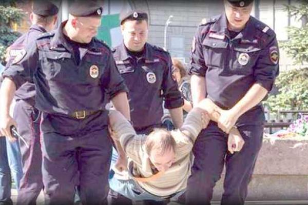 В Крыму за одиночный молчаливый пикет можно угодить за решетку В Крыму за одиночный молчаливый пикет можно угодить за решетку