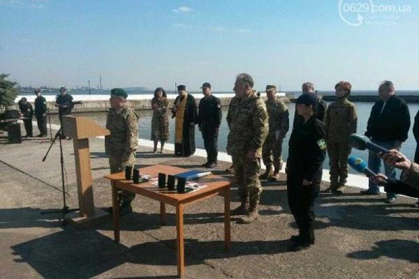 В Мариуполе пограничникам подарили катер