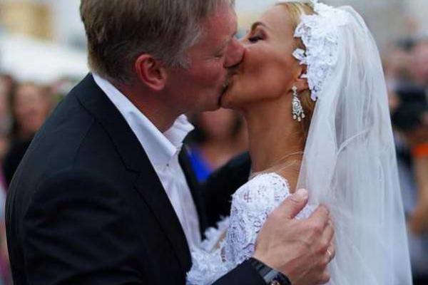 Была ли свадьба: дочь Дмитрия Пескова сомневается в реальности свадьбы отца с фигуристкой
