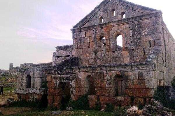В Сирии российский бомбардировщик попал в поселение "мертвые города", являющееся памятником ЮНЕСКО В Сирии российский бомбардировщик попал в поселение "мертвые города", являющееся памятником ЮНЕСКО