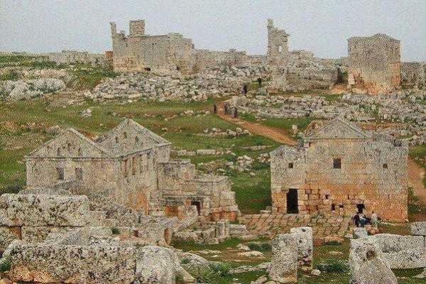 В Сирии российский бомбардировщик попал в поселение "мертвые города", являющееся памятником ЮНЕСКО В Сирии российский бомбардировщик попал в поселение "мертвые города", являющееся памятником ЮНЕСКО