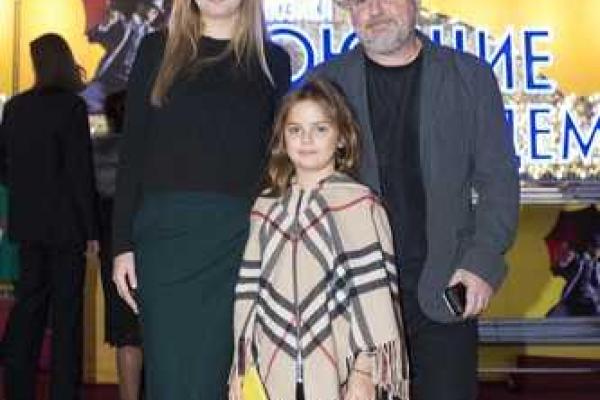 Александр Цекало с супругой вывели в свет свою 6-летнюю дочь