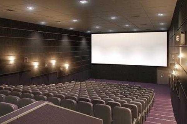 Столичный кинотеатр "Жовтень" готов встретить первых посетителей Столичный кинотеатр "Жовтень" готов встретить первых посетителей