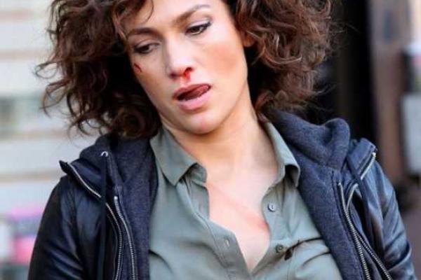 Жители Нью-Йорка заметили на улице Дженнифер Лопес с окровавленным лицом