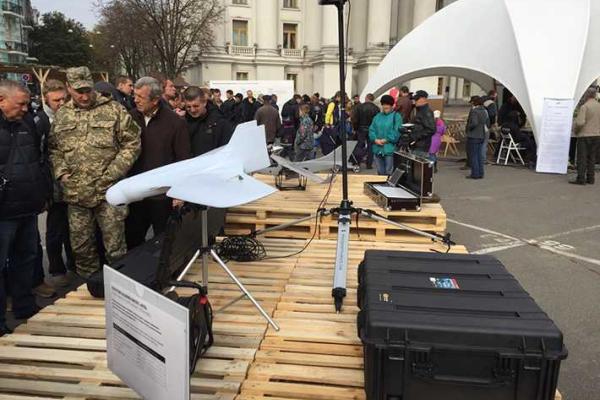 Выставка под открытым небом: киевлянам и гостям столицы показали современное военное оружие и технику
