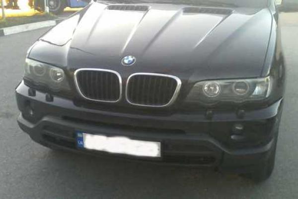 На Ровенщине сотрудники ГАИ задержали автомобиль "БМВ Х5", который был угнан еще летом