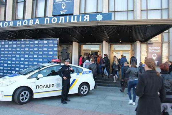 В Житомире стартовал набор в новую патрульную полицию В Житомире стартовал набор в новую патрульную полицию