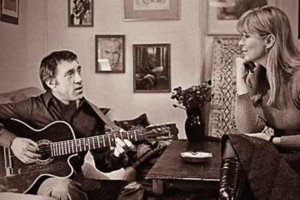 Марина Влади "прощается с прошлым" и выставляет на продажу посмертную маску Высоцкого