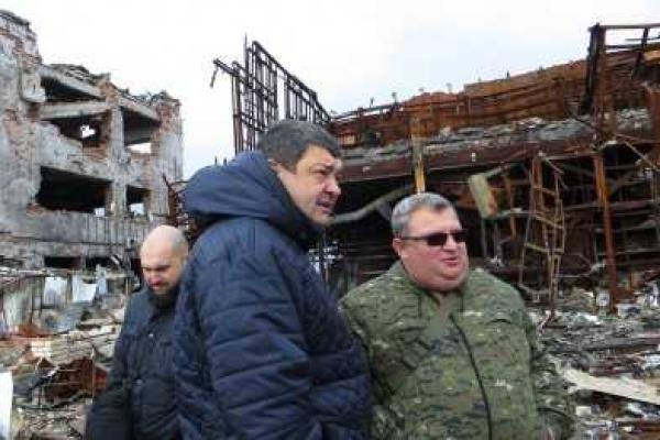 Донецкий Парк кованых фигур пополнится еще одним экспонатом - беседкой из разрушенного аэропорта Донецкий Парк кованых фигур пополнится еще одним экспонатом - беседкой из разрушенного аэропорта