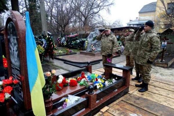 В Сумах проводят мероприятия по чествованию героев Революции Достоинства В Сумах проводят мероприятия по чествованию героев Революции Достоинства